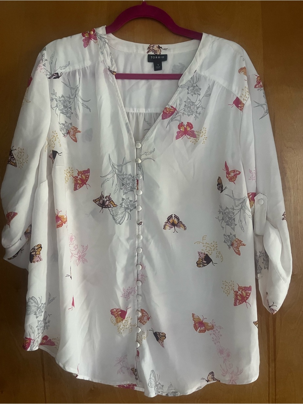 Torrid Size 1 White Butterfly Floral Button Front Blouse